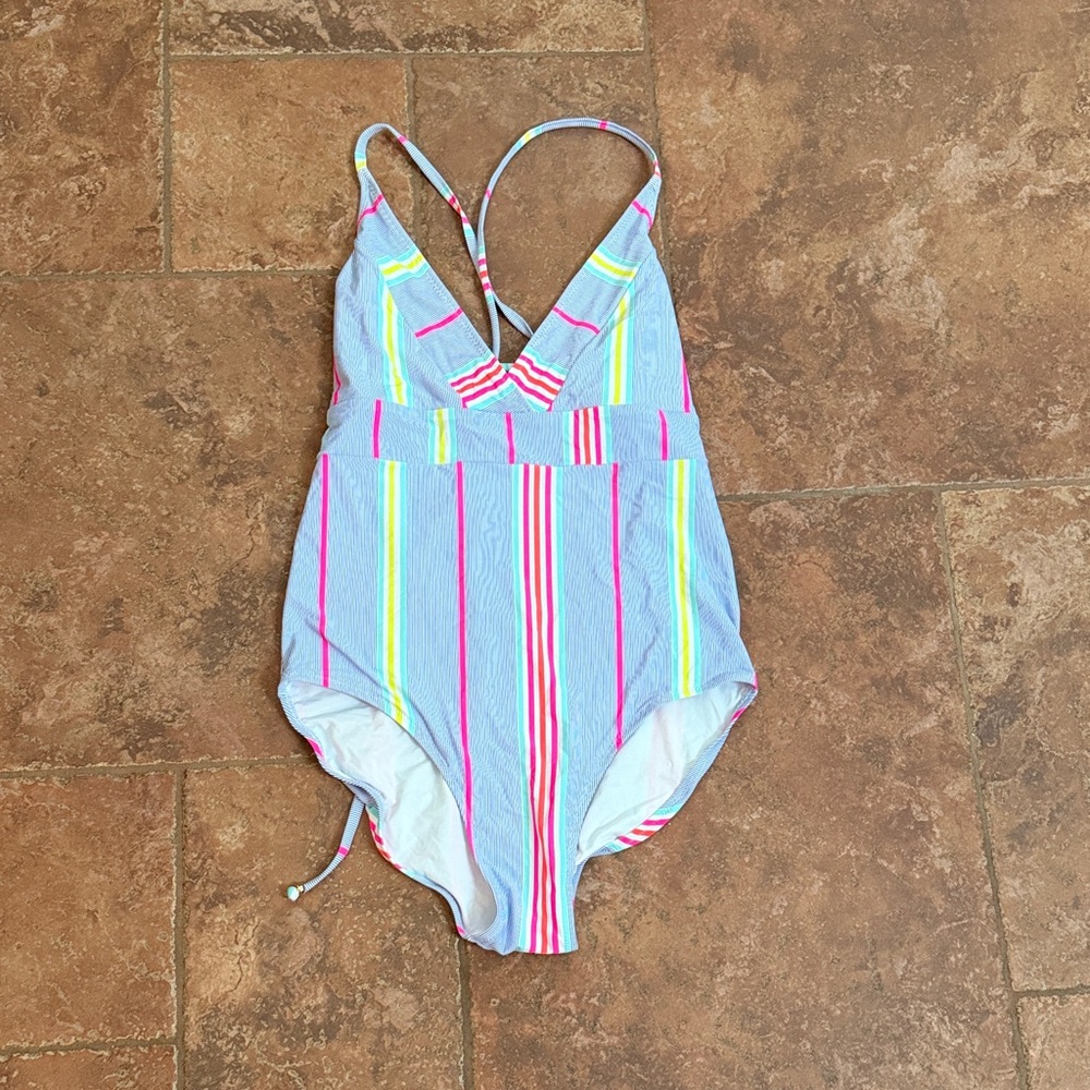 Vineyard Vines striped one-piece size M worn once